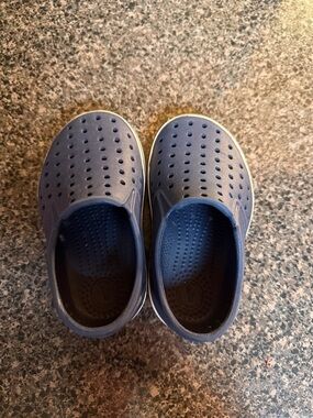 Native Kids Slip-On Shoes in Navy Blue Size 6 Toddler
